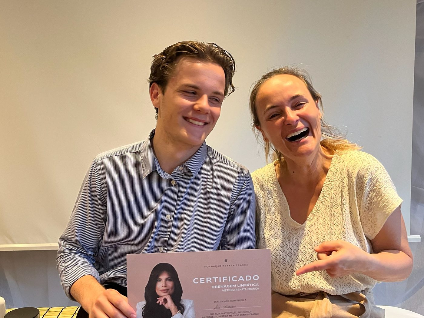Loris Allamachère et sa formatrice avec le certificat officiel méthode Renata França